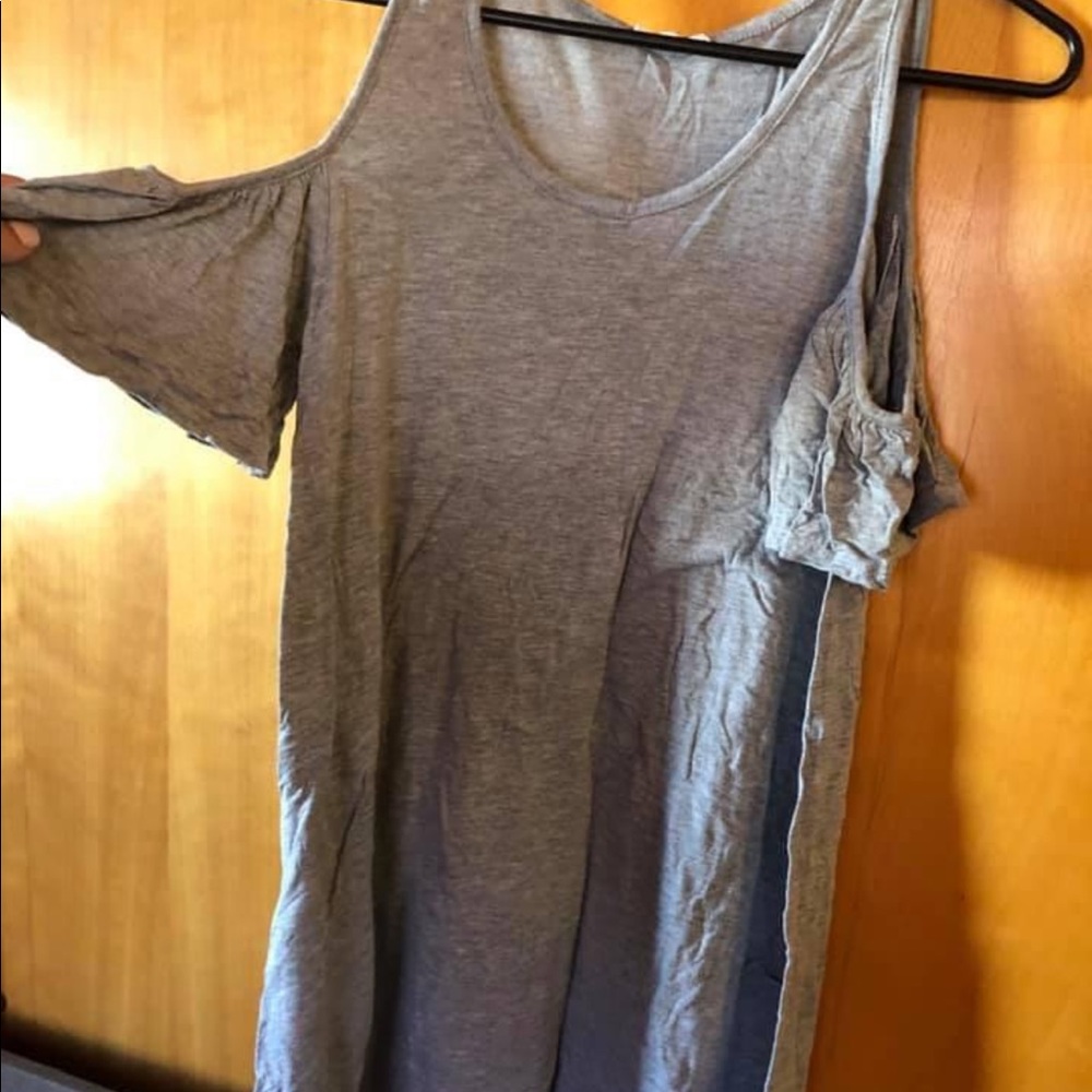 Open-shoulder, t-shirt dress